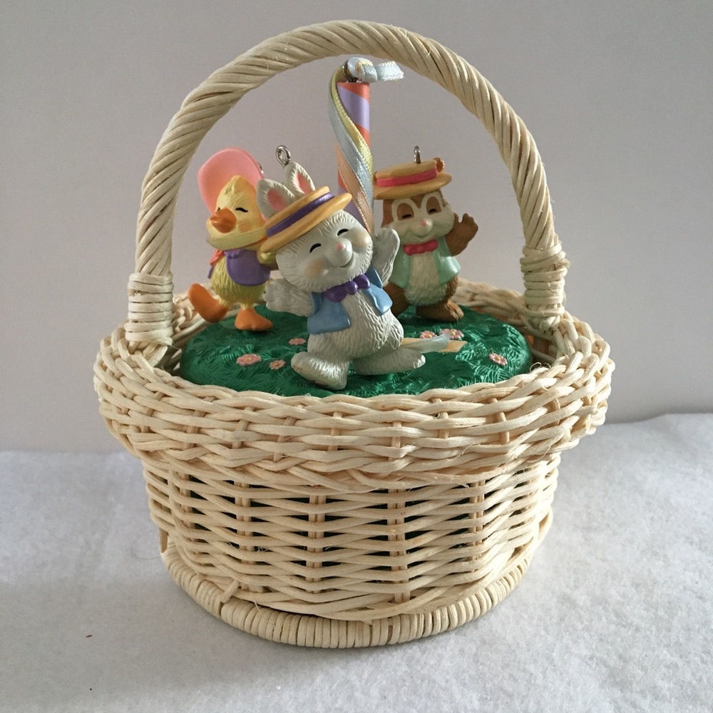 Hallmark Ornament - Maypole Stoll